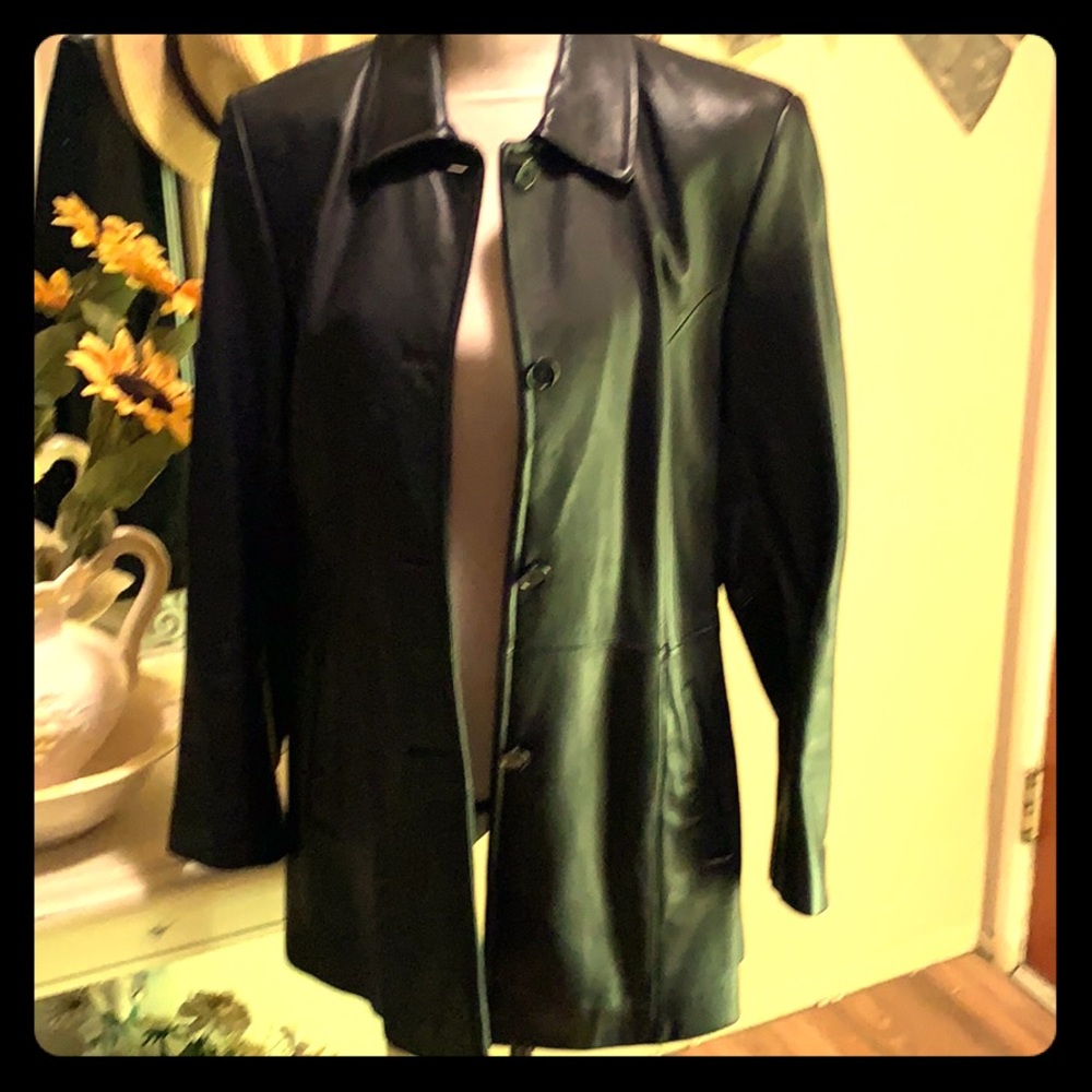 Liz Claiborne l💯 leather. Beautiful soft leather